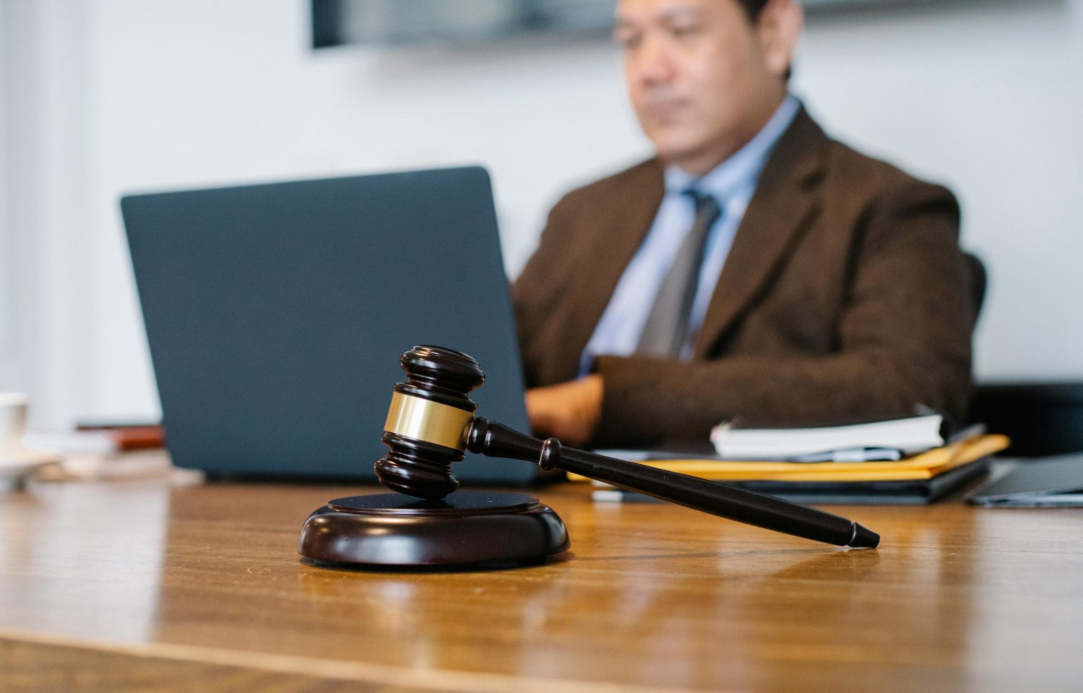 The Advantages of Hiring a Personal Injury Lawyer to Maximize Your Compensation